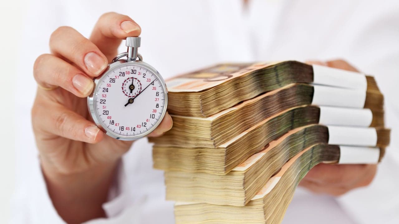 Australian Cash Use in Decline as 75% of Residents Now Seen as 'Low Cash Users'