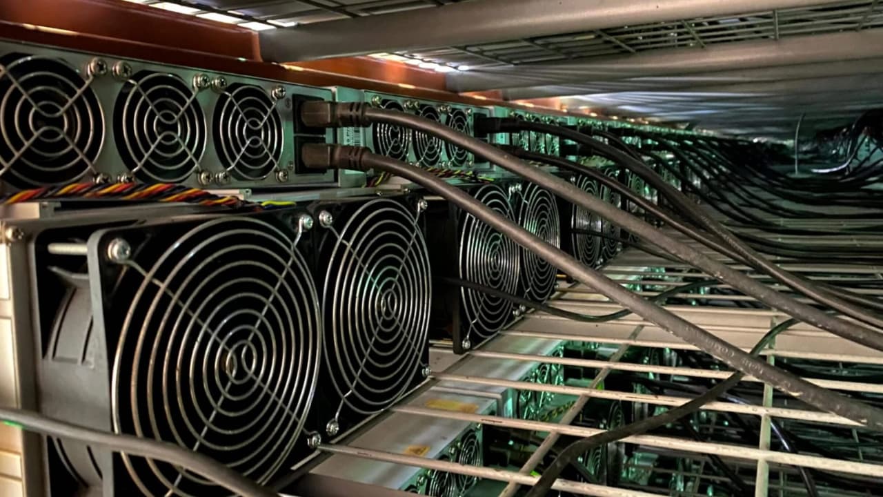 Mineros de Bitcoin Cotizados en Público se Disparan en 2023 — Marathon Lidera con un Aumento del 767%