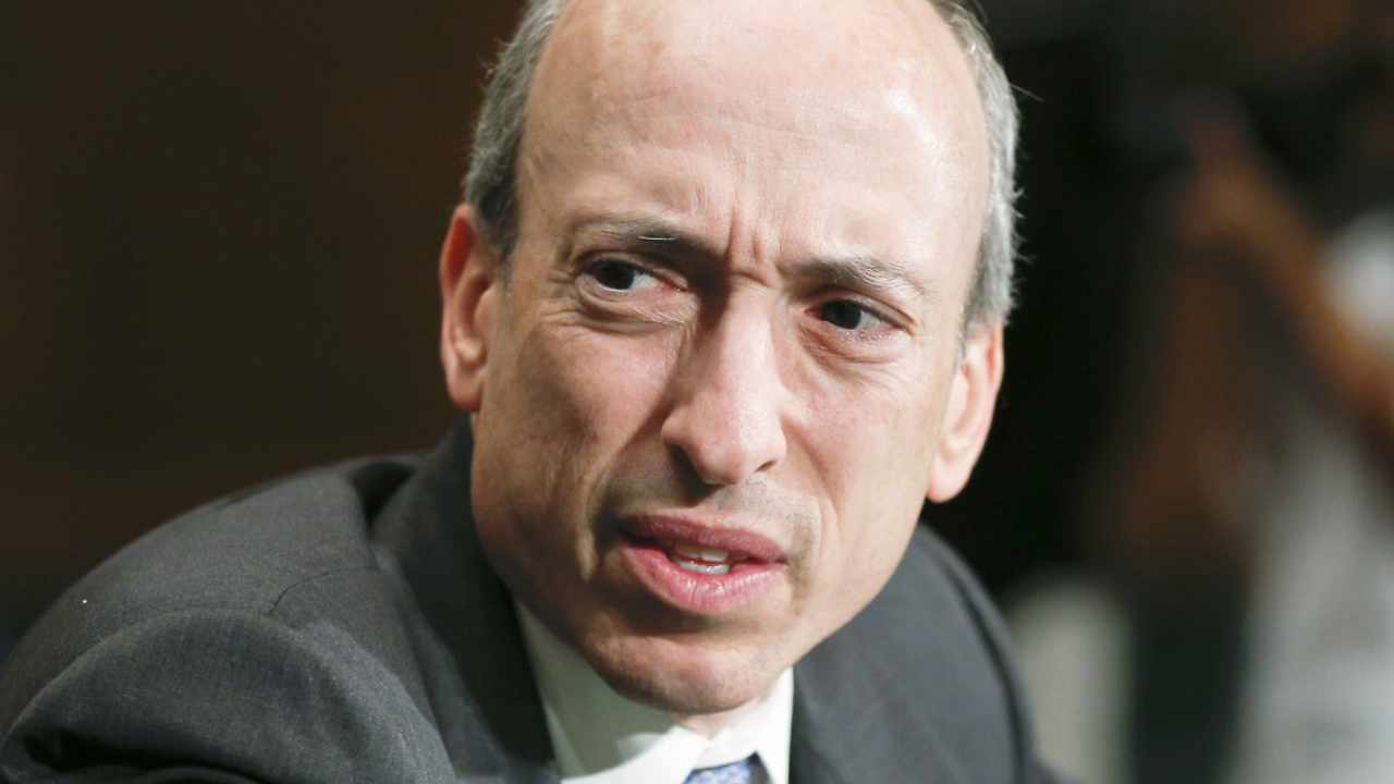Legisladores estadounidenses buscan destituir al presidente de la SEC, Gary Gensler, en 2024