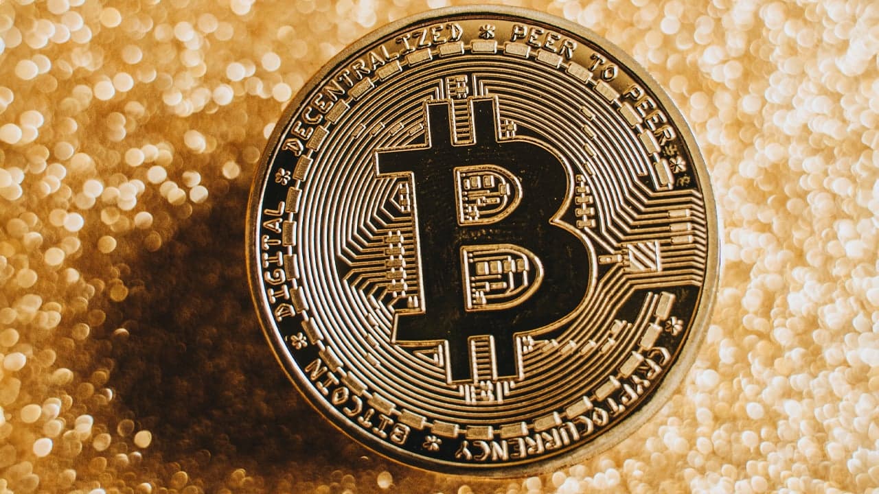 Grayscale's Bitcoin Trust Sees Reduction Slowdown as New ETFs Gain Ground With Over 160,000 BTC Acquired