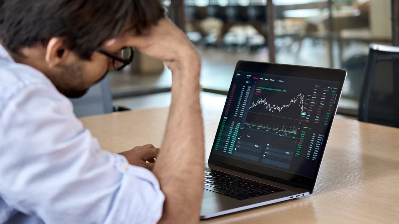 GBTC Experiences Record Bitcoin Outflow; Blockguard CEO Advises Investor Calm Amidst Market Shift