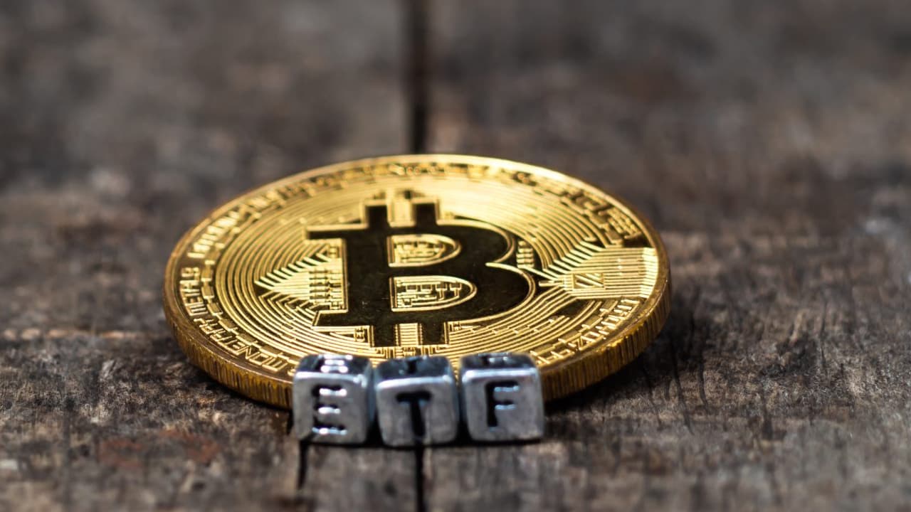 Aprobaciones de ETF al contado verán el valor de BTC aumentar a $50,000 en enero — Matrixport