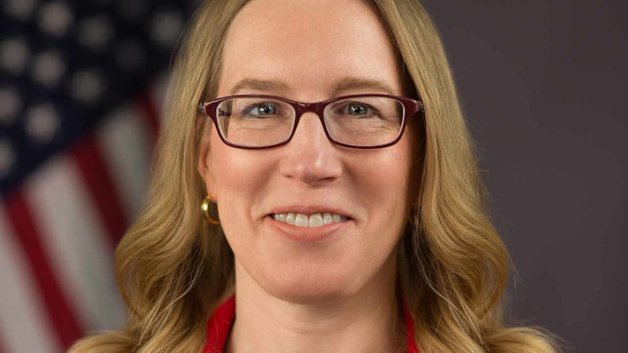 Le commissaire de la SEC critique le retard dans l'approbation de l'ETF Bitcoin au comptant — « Nous avons gaspillé une décennie d'opportunités »