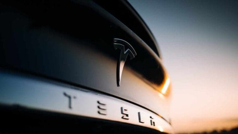 Tesla mantiene possedimenti in Bitcoin — $184M in asset digitali mostrati nel bilancio