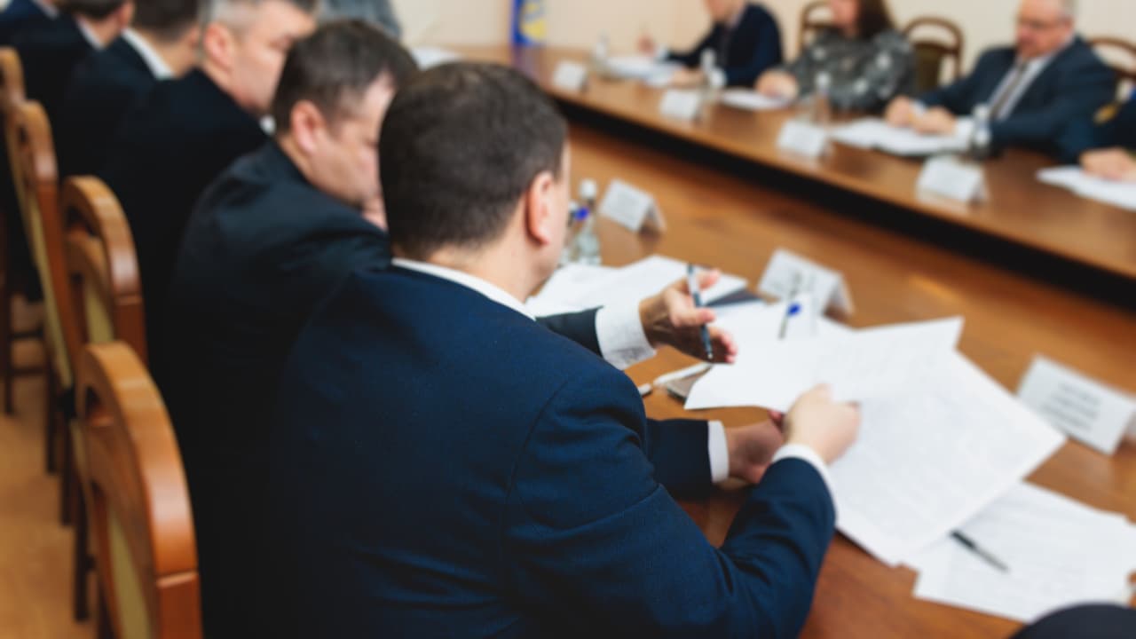 Los miembros del Comité de Servicios Financieros de la Cámara exigen más tiempo para debatir la nueva propuesta de pago digital