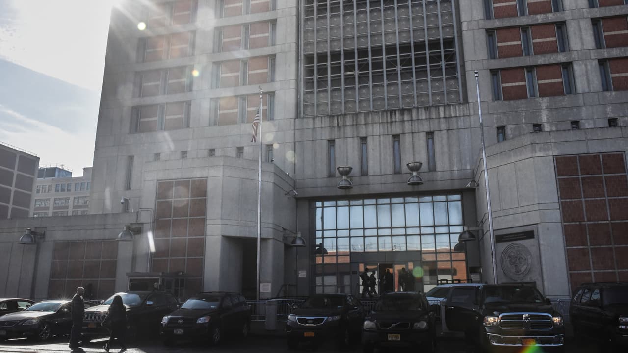 Dietro le mura del MDC — Un reporter indipendente cattura una foto della nuova realtà di Sam Bankman-Fried