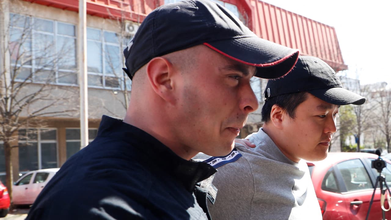 Il fondatore di Terraform Labs, Do Kwon, affronta un ritardo nell'estradizione in Montenegro a causa delle accuse di frode della SEC