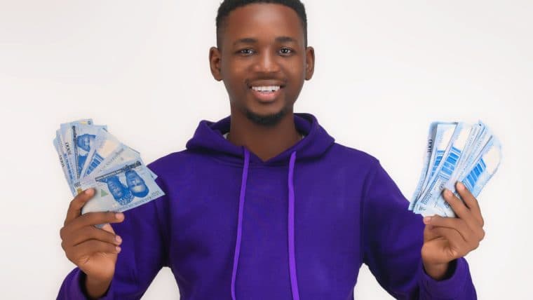 Обесценение валюты Нигерии: глава Центрального банка подтверждает приверженность возрождению доверия к экономике