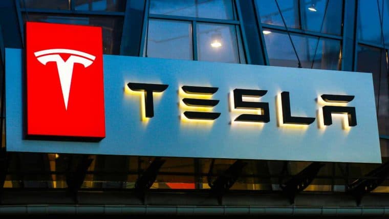 Анализ данных с блокчейна показывает, что Tesla имеет 11,509 биткоинов, а SpaceX владеет 8,285 BTC, утверждает Arkham