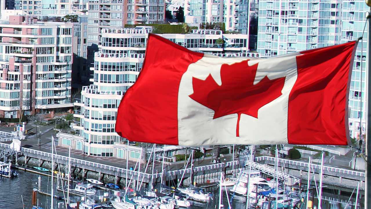 Coinbase alcanza un "hito crucial" en Canadá con el registro de distribuidor restringido