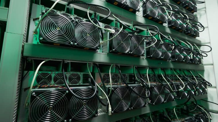 La production de minage de Bitcoin de Hut 8 chute de 36 % à 148 BTC en avril