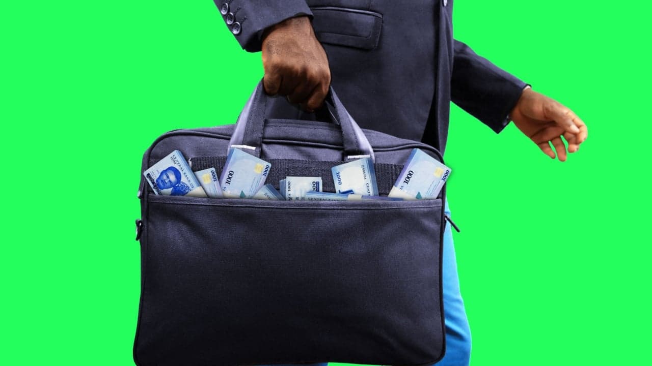 Нигерия опровергает утверждения генерального директора Binance о требовании взятки в $150 млн; критикует попытку дискредитации правительства