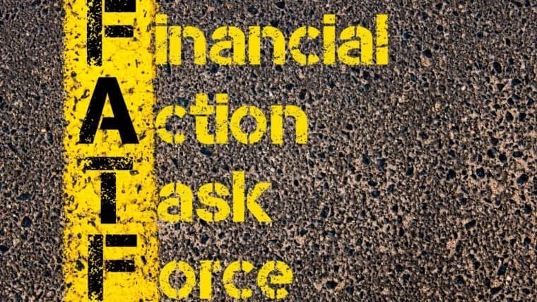 Финансовая разведка Южной Африки представляет проект указа о реализации Правила для путешественников; Лидер криптоиндустрии выдает предупреждение