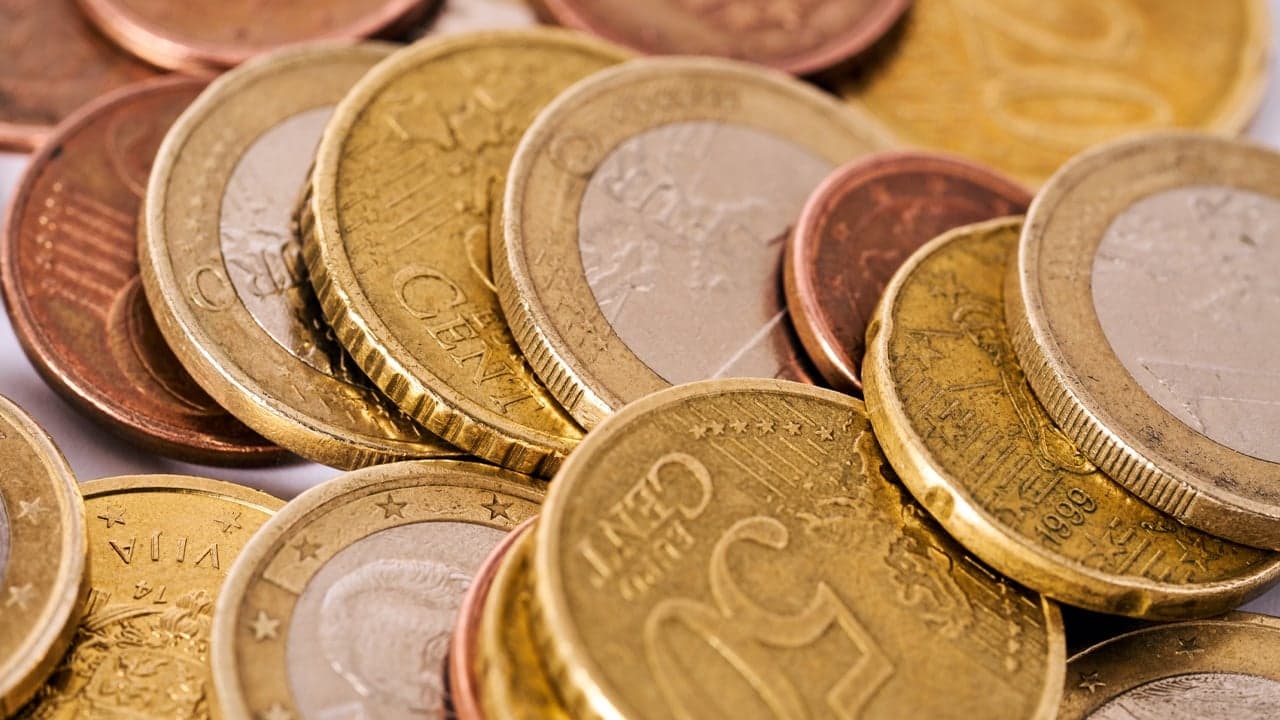 Lo status di valuta di riserva dell'euro minacciato mentre la sua quota di detenzioni di riserve estere diminuisce