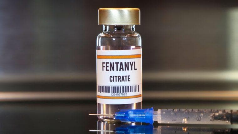 Elizabeth Warren: Le Criptovalute Predominanti nel Commercio Globale di Fentanyl nell'Ultimo Decennio