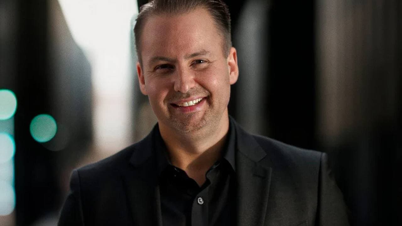 El analista advierte sobre problemas en el sector bancario de EE. UU., prevé caídas en la Bolsa y Bitcoin