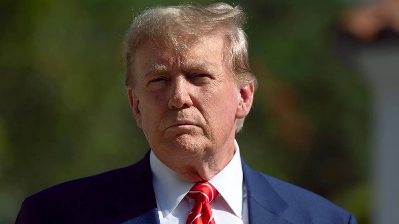 Donald Trump propose l'élimination de l'impôt sur le revenu aux États-Unis, introduction de tarifs