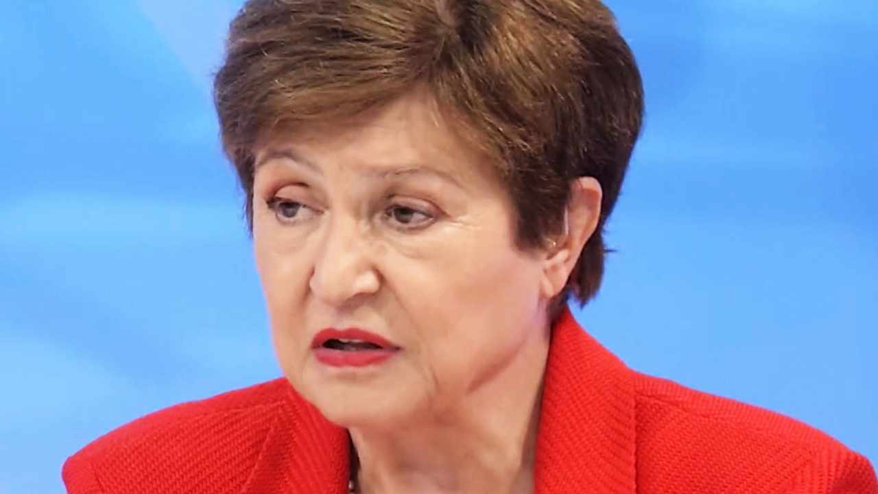 МВФ советует США сохранять процентные ставки стабильными до конца 2024 года