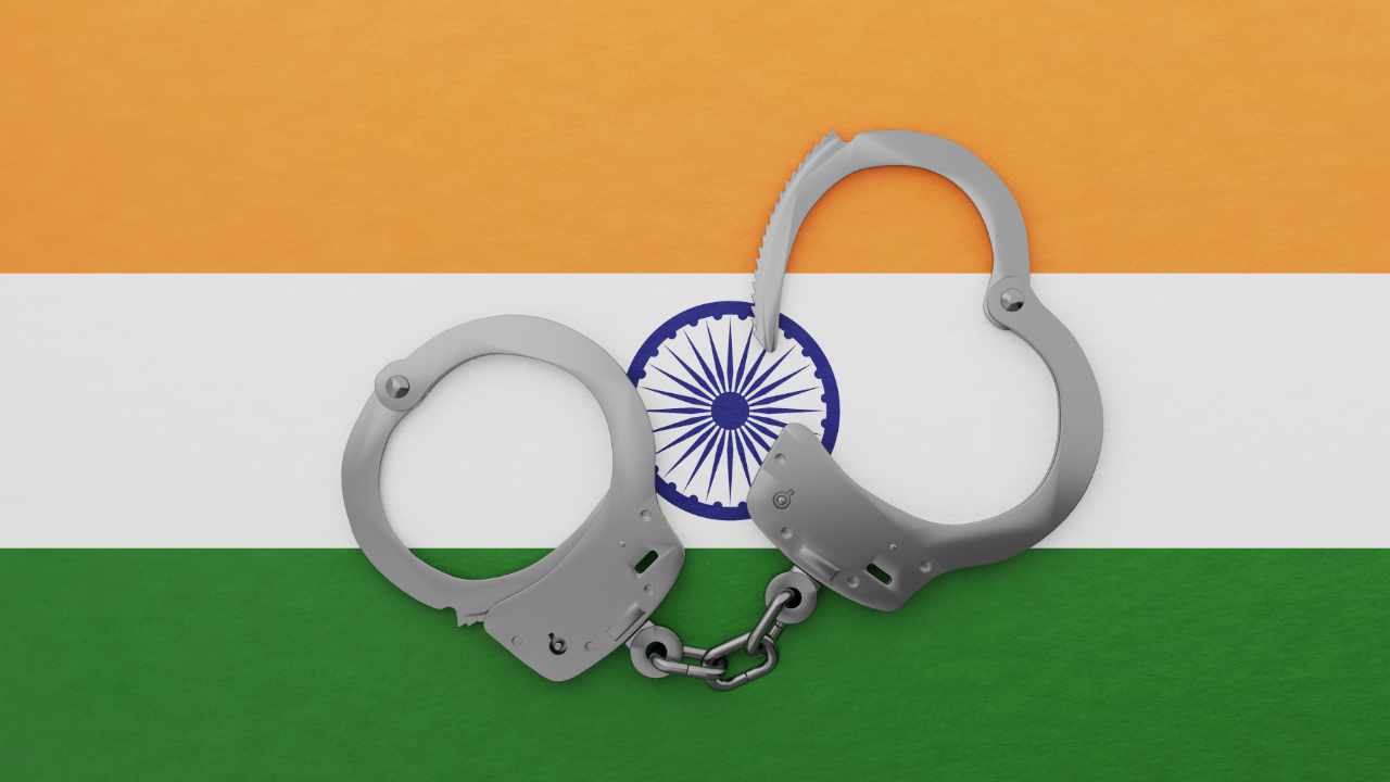 La Polizia di Delhi Arresta 7 per Frode in Criptovalute