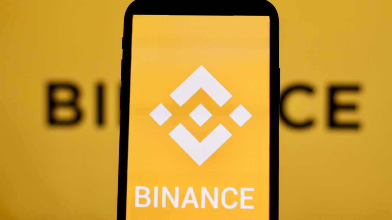 Binance Colpita da una Multa Fiscale di 87 Milioni di Dollari in India