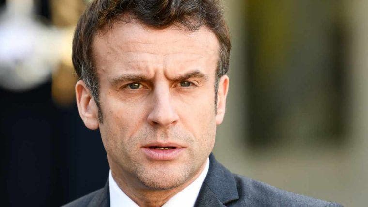 关于马克龙涉嫌在被捕当天邀请杜罗夫赴法国参加晚宴的愤怒情绪不断增长