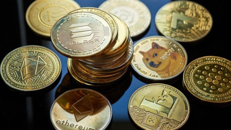¿Se avecina un boom de altcoins? Stellar, Sui, Mantra y Dogecoin se iluminan con ganancias de triple dígito