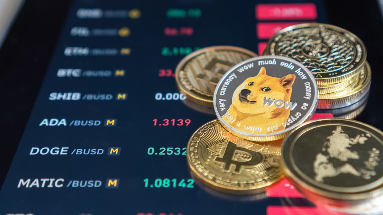 Altcoins Brilham enquanto a Economia Cripto Atinge $3,29T: OM, XLM, ADA e XRP Impulsionam a Frenesia