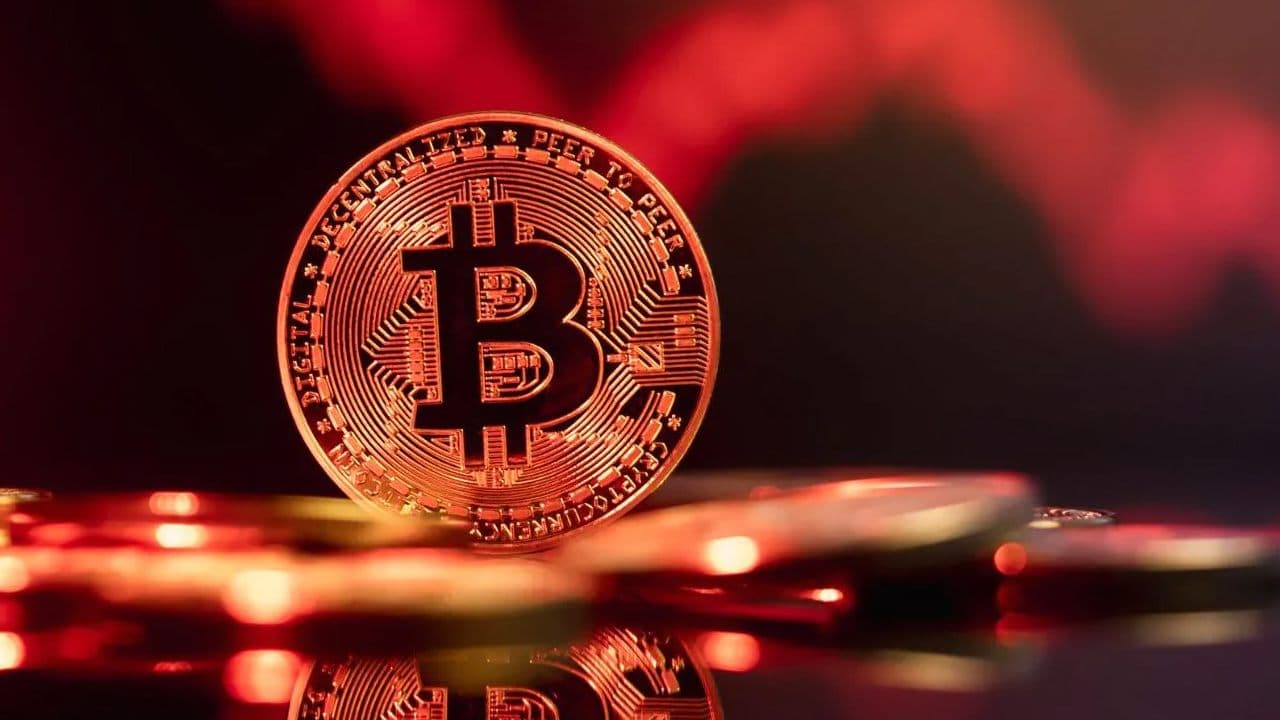 Bitcoin, Kripto Ekonomisi Neredeyse %12 Küçülürken $92,118'e Düştü