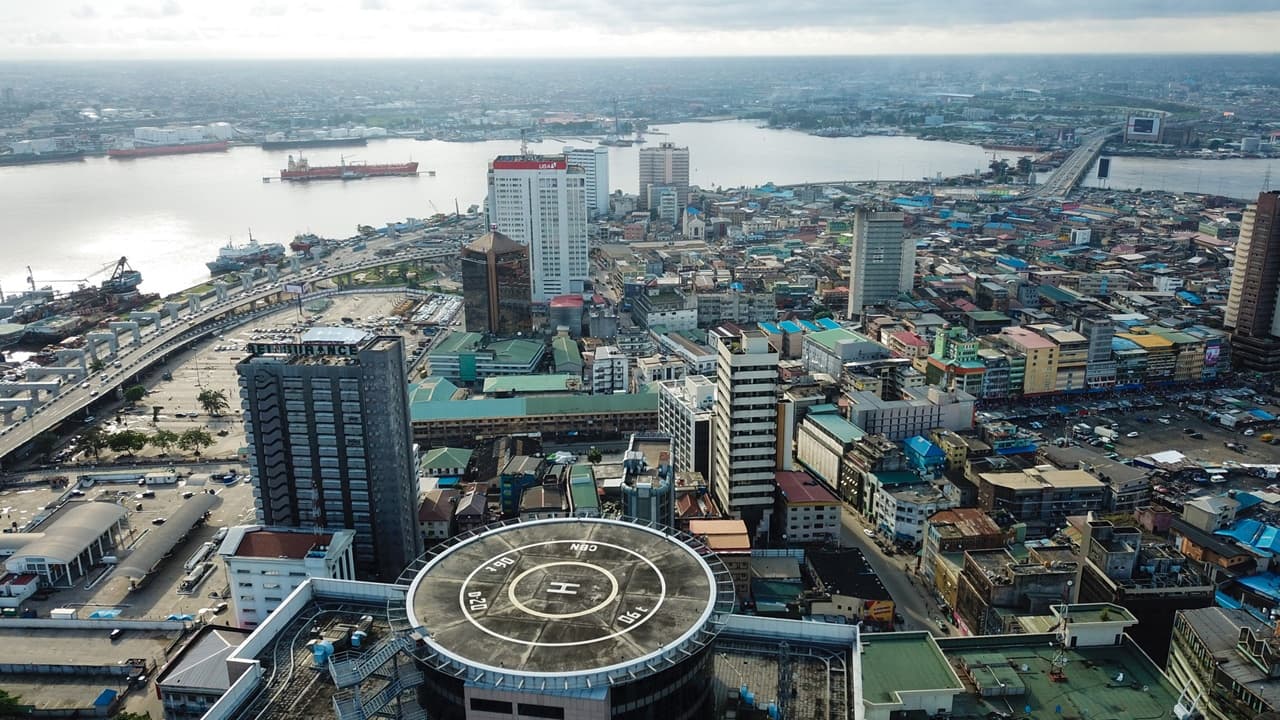 סוכנות למאבק בשחיתות עוצרת 792 חשודים בפשיטה גדולה על תרמית רומנטית בקריפטו בניגריה