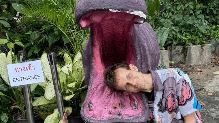 Ethereum засновник Віталік Бутерін стає гордим батьком відомого мема бегемота Муу Денг