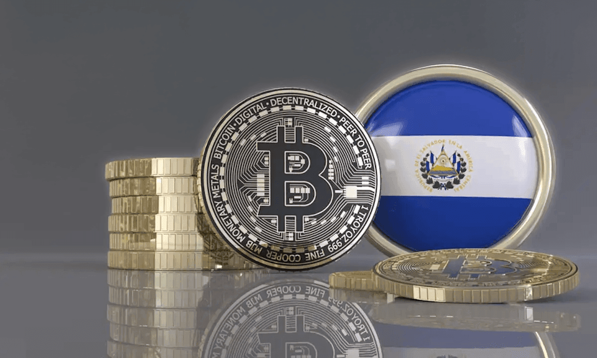 El Salvadors Bitcoin-købsrus fortsætter på juledag—IMF står tilbage og ser