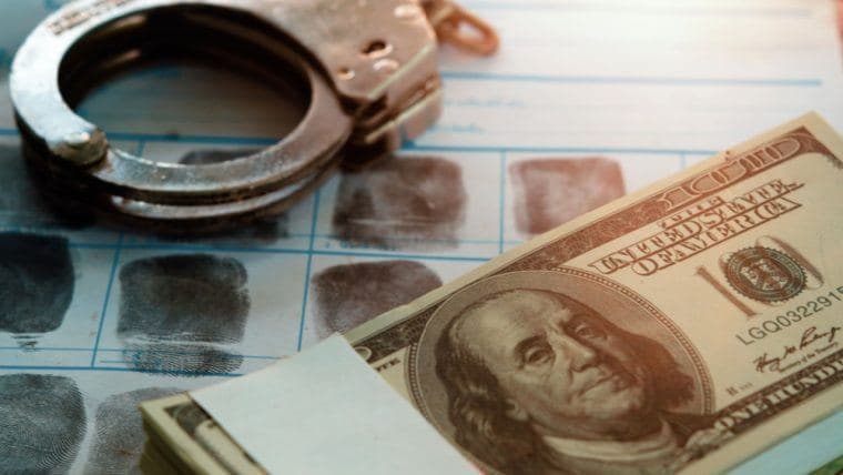 CEO da Coinbase chama D.O.G.E para abordar falha na regulamentação AML