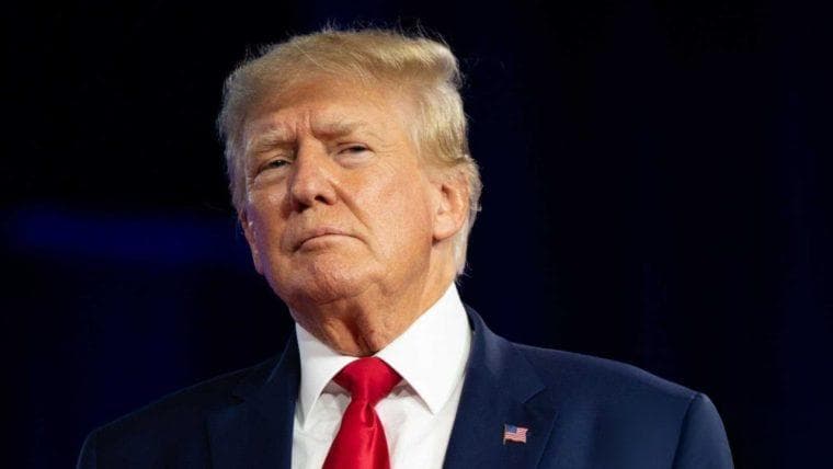 БРИКС невозмутим от угроз Трампа о 100% тарифах, заявил российский посол