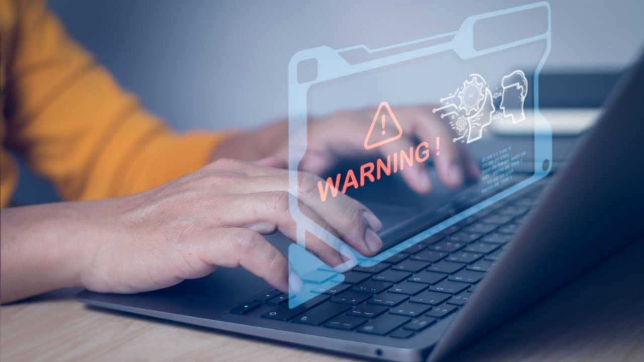 Федеральные Власти Заявляют, Что Криптокомпания с ИИ Была Аферой, Владелец Предстанет Перед Судом