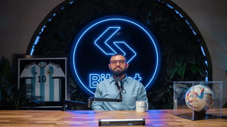 दुनियाओं को जोड़ना: ब्लॉकचेन, वित्त और नवाचार के भविष्य पर वुगार उसी ज़ादे