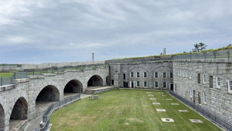 Vertrouw Niet, Verifieer: Senator Rand Paul Stelt een Audit van het Goud van Fort Knox Voor