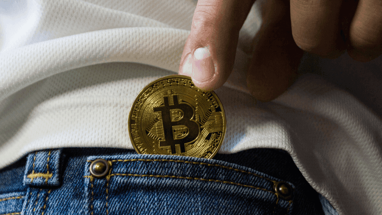 Orologio in Azione: L'offerta di Bitcoin istituzionale si riduce mentre i possessori stringono la presa