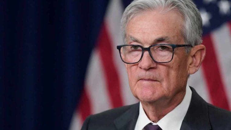 Fed 'Terkejut' oleh Lonjakan Penutupan Rekening—Powell Menjanjikan Tinjauan Baru