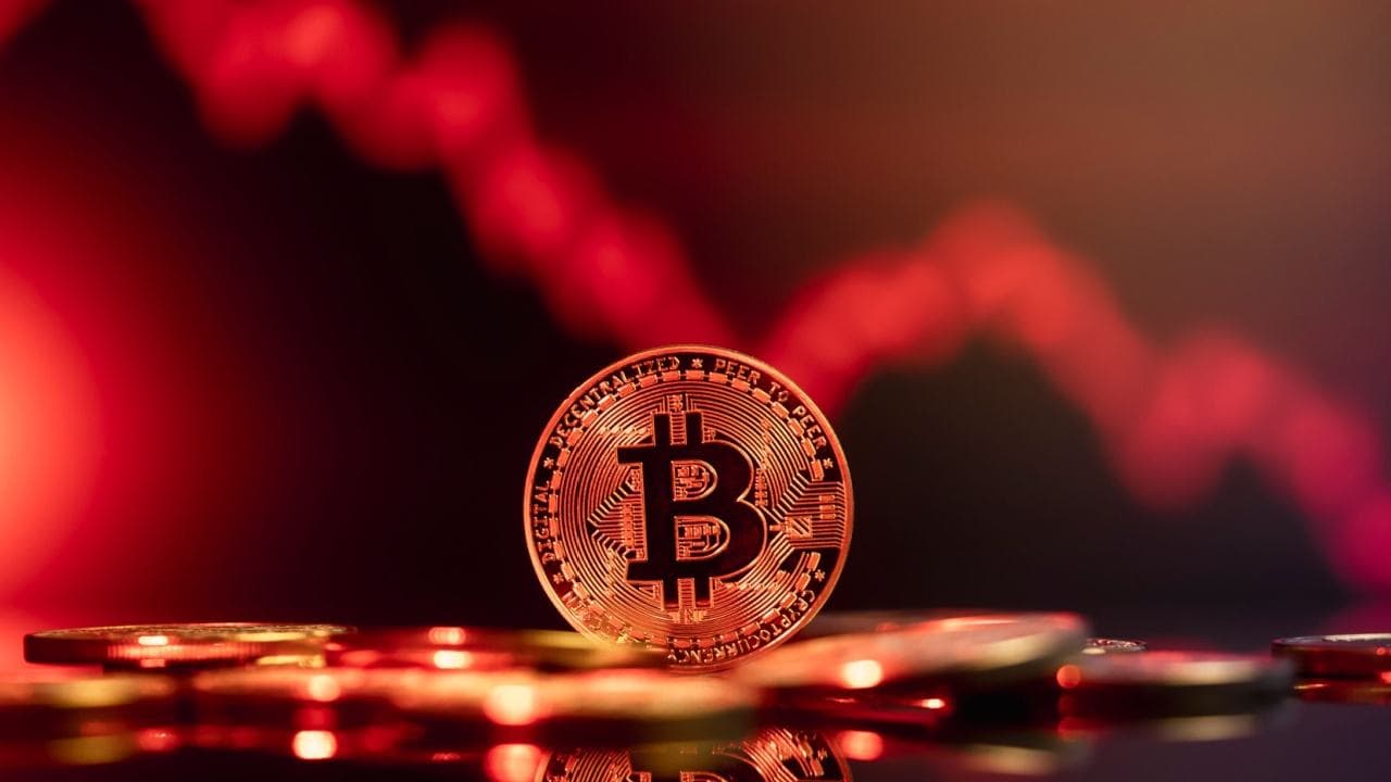 Robert Kiyosaki Alerta Sobre a Queda do Bitcoin com a Entrada em Vigor das Tarifas de Trump—Planeja Comprar na Baixa