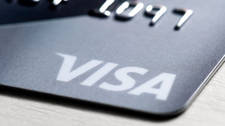 Pliez et Visa stimulent l'adoption du Bitcoin avec une nouvelle carte de crédit