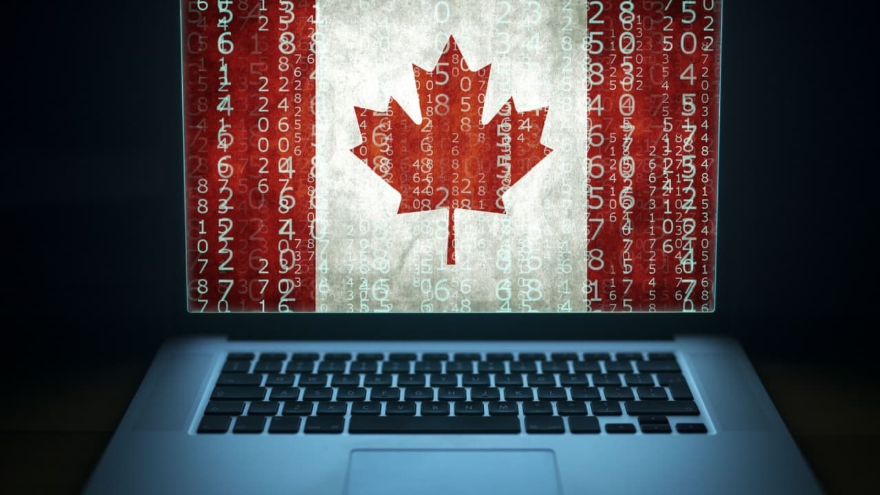 DOJ Acusa Cidadão Canadense em Furto de Cripto de $65M, Fugitivo Ainda em Fuga