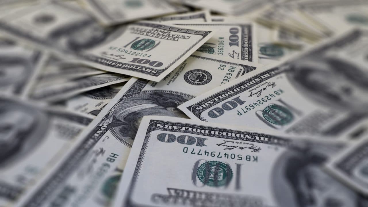 President Trump förklarar döden av avdollarisering med tullar i frontlinjen