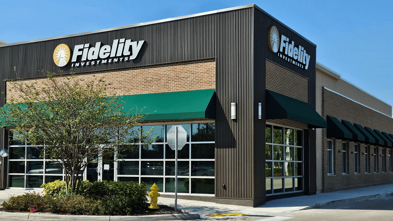 Fidelity Busca Aprovação da SEC para Fundo de Mercado Monetário do Tesouro dos EUA Integrado com Ethereum Alojado