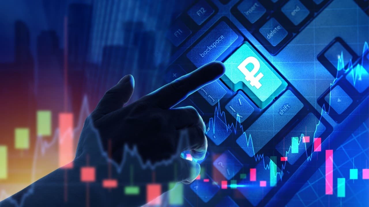 Rusija ustavi digitalni rubelj—množična uvedba CBDC zamaknjena