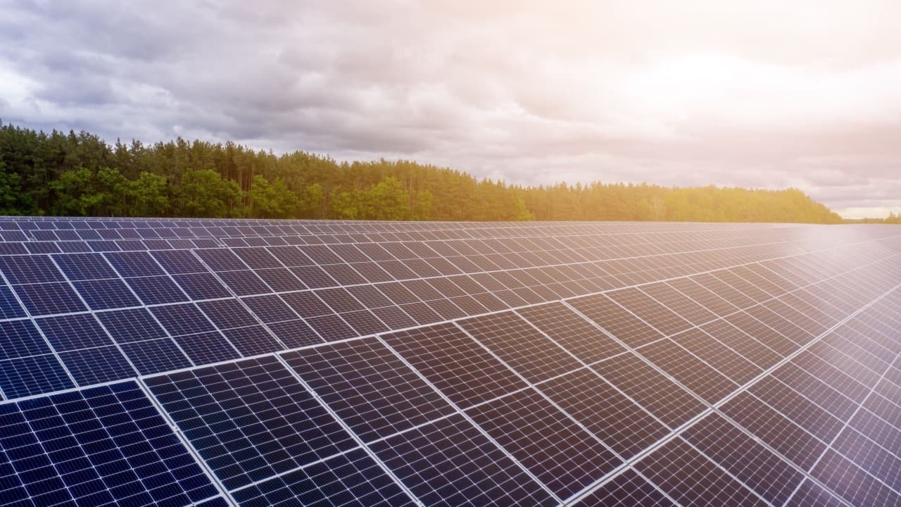 Tether dévoile un plan pour apporter de l'énergie verte en Afrique