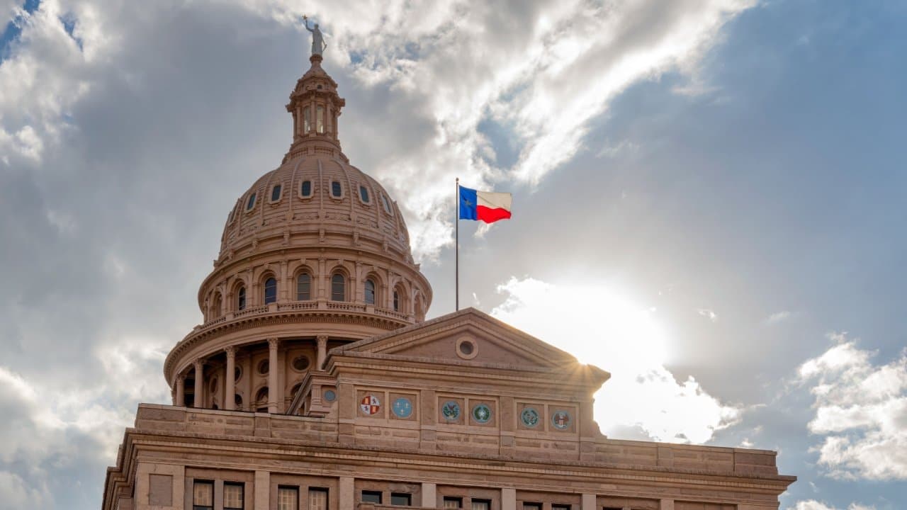 Texas Senat godkender banebrydende Bitcoin Reserve-lovforslag—En spilændrer for digitale aktiver