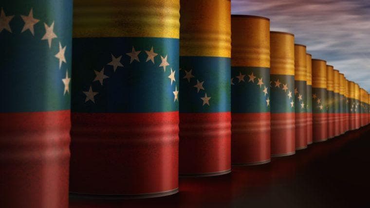 Il Bolivar Venezuelano Crolla Dopo l'Annuncio del Regime Tariffario Secondario sul Petrolio Greggio