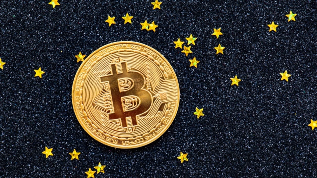 Биткойн флиртует с отметкой в $80K, но тарифные волнения все еще на горизонте