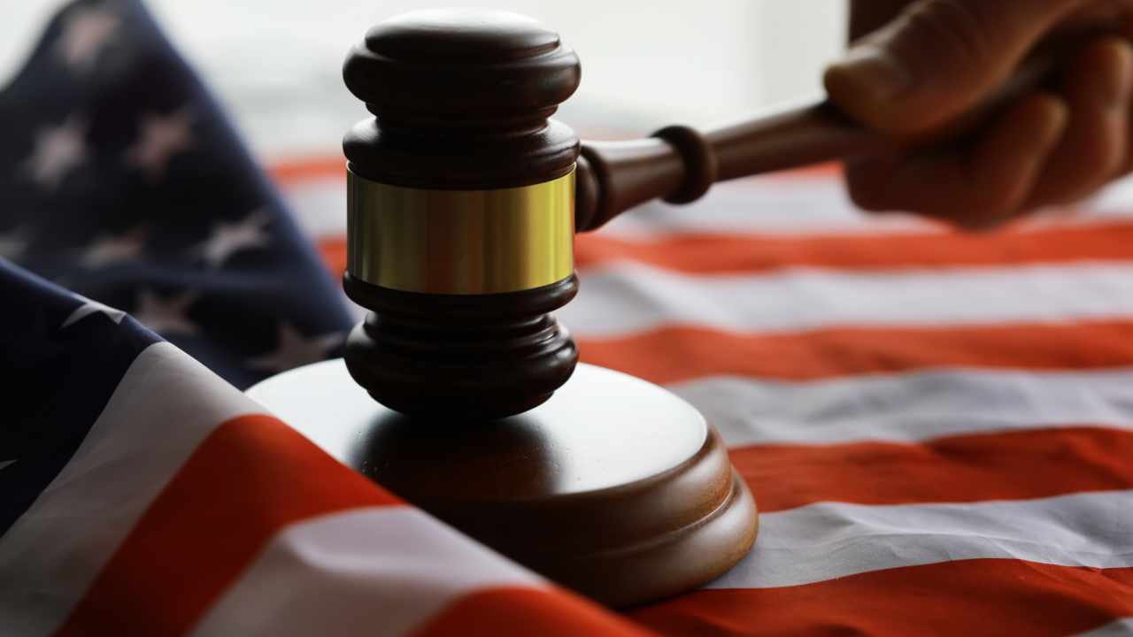 Coinbase Fights IRS at Supreme Court Over 500K User Data Demand