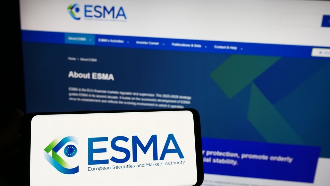 Autoridade Europeia dos Valores Mobiliários e dos Mercados (ESMA) emite diretrizes para combater o abuso de mercado em criptoativos sob a MiCA